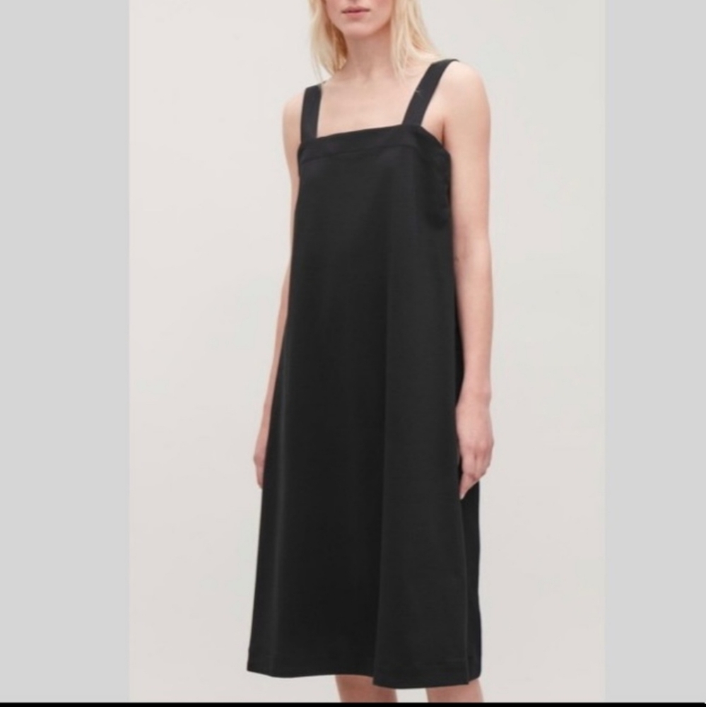 NWT COS black knit Apron dress size Medium cotton Apron Bib